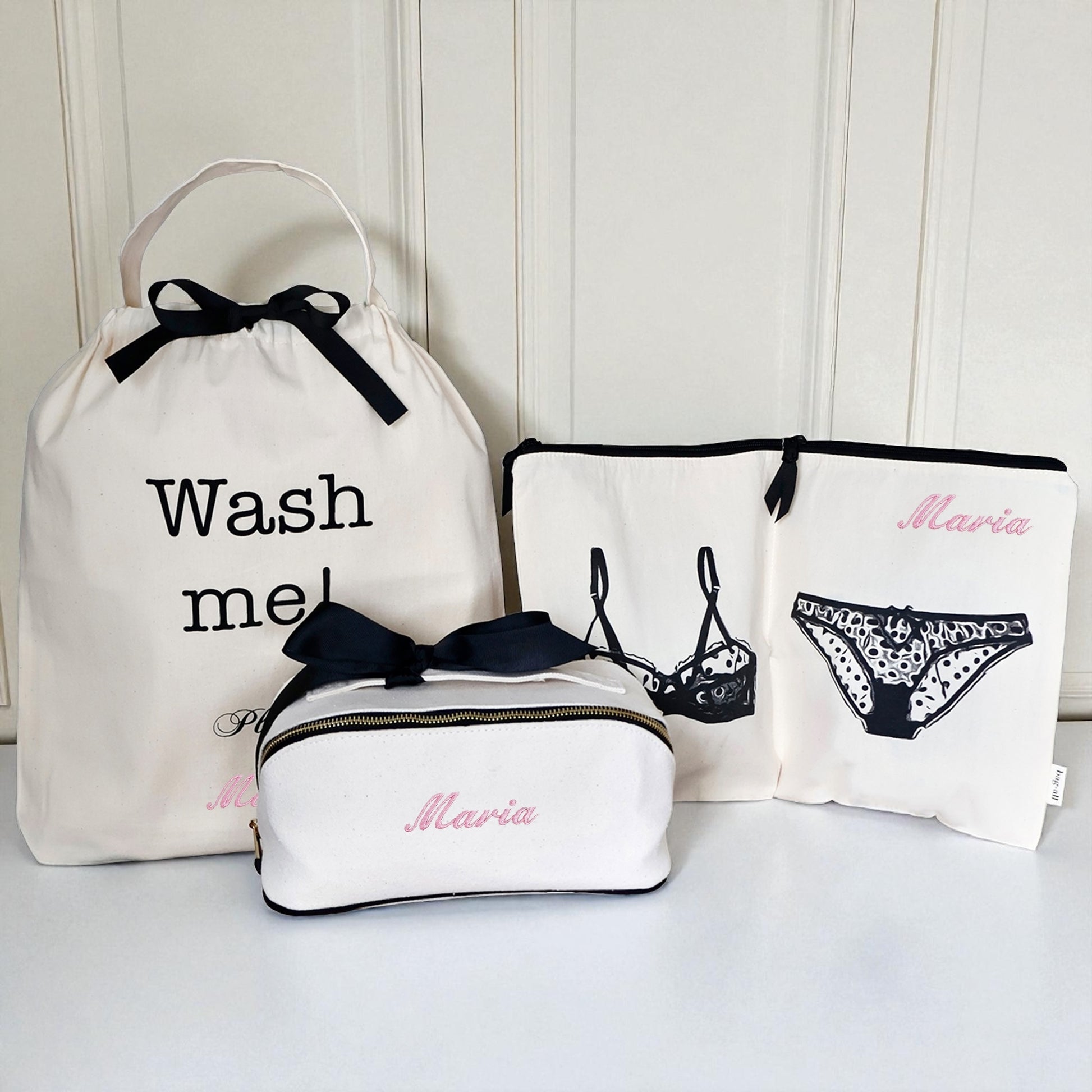 Cream-colored Bag-all 3-pack underwear and laundry organizer set with playful prints and personalized name Maria