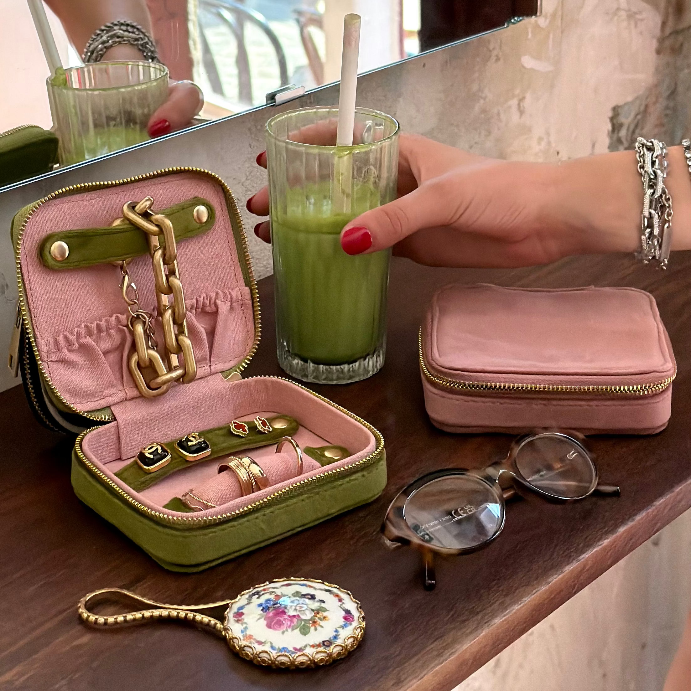 Carino portagioie personalizzabile con Monogramma – Eco Velluto – Matcha Green