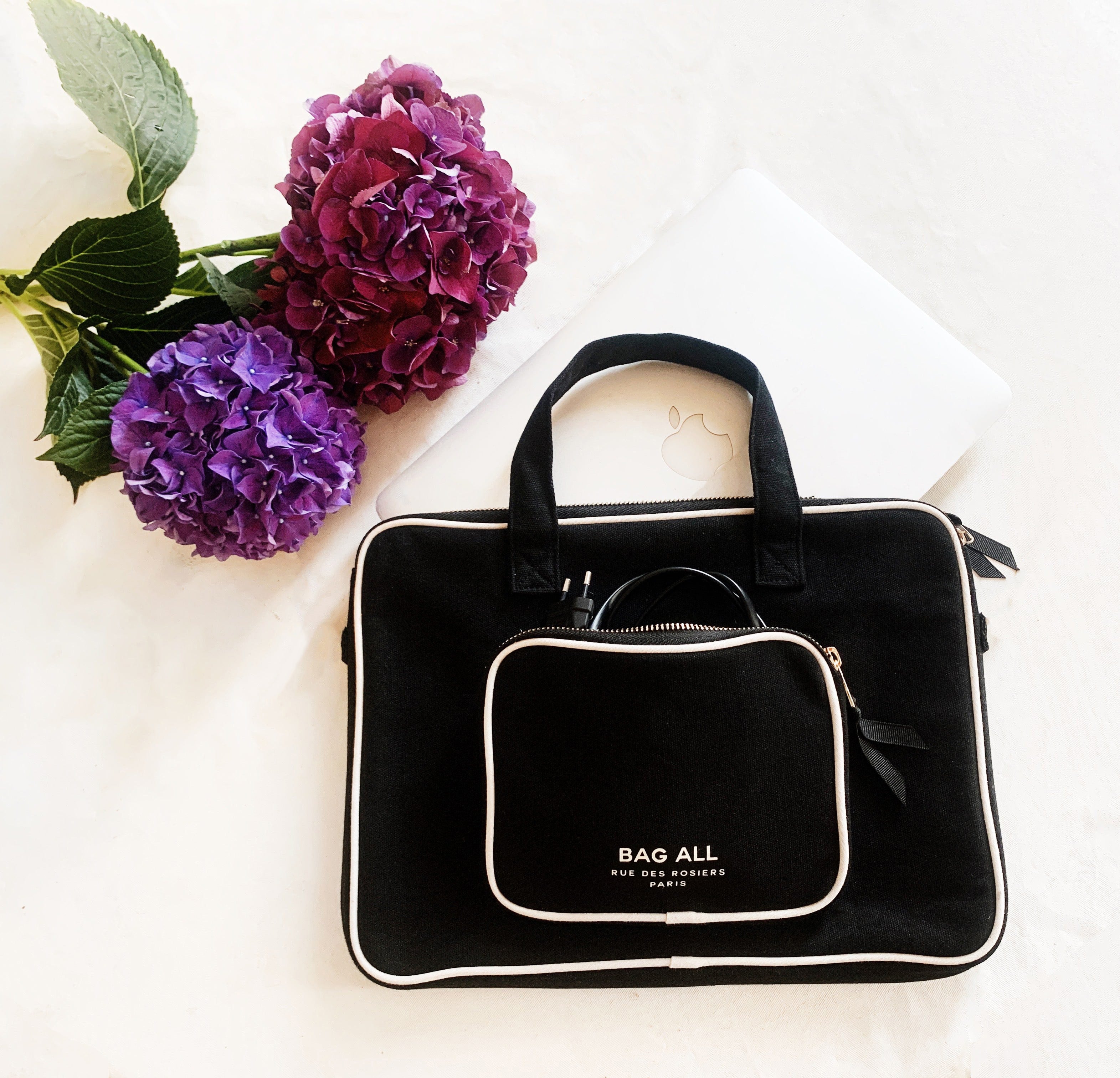 Bag-all Laptop Case 13" in black cotton with handle, white trim, front charger pocket and padded protection for 11-13" laptops